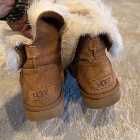 Ugg boots- Classic Short tan Fur Boots in GUC size 7 - Picture 4 of 9